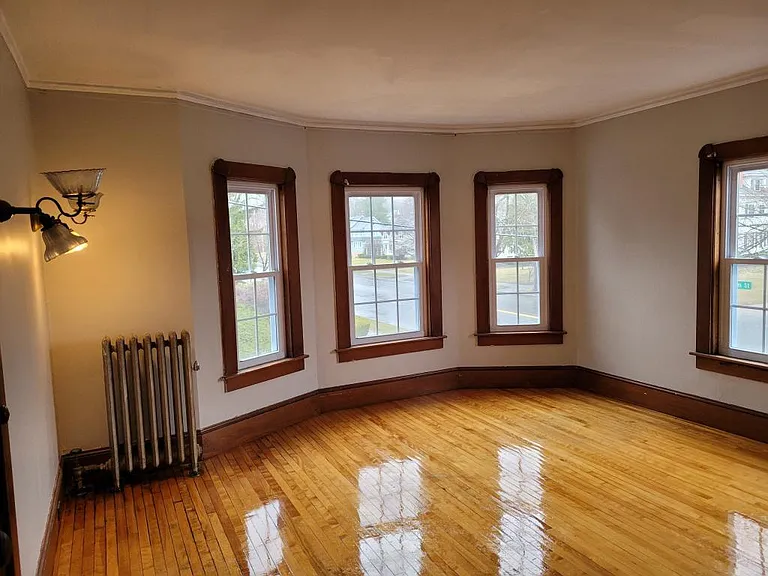 2060 Elm St — Photo 15