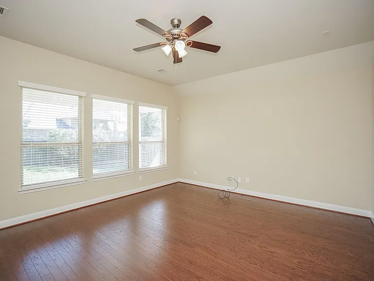 28515 Pleasant Forest Dr — Photo 7
