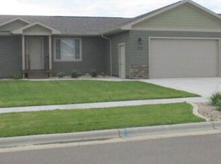 1702 4th St NW, Watertown, SD 57201
