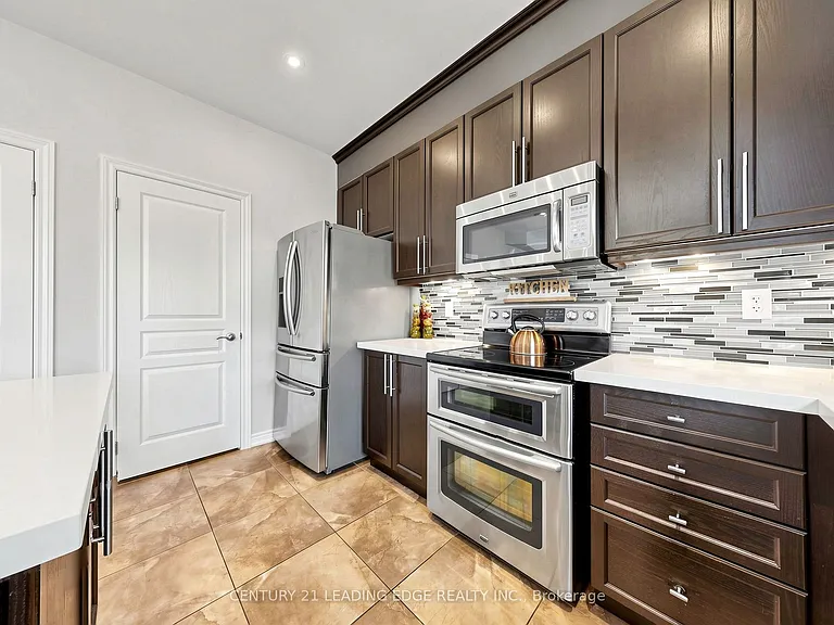 177 Laurendale Ave — Photo 14