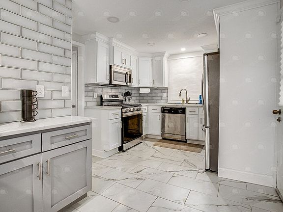 4th image of 307 Bellefontaine Ave