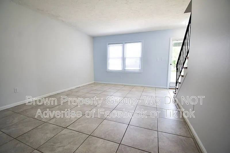 2 bed, 1.5 bath, 950 sqft, $750 — Photo 3