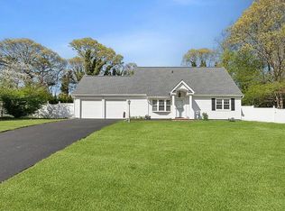 3 Hamilton Ct #2, Coram, NY 11727