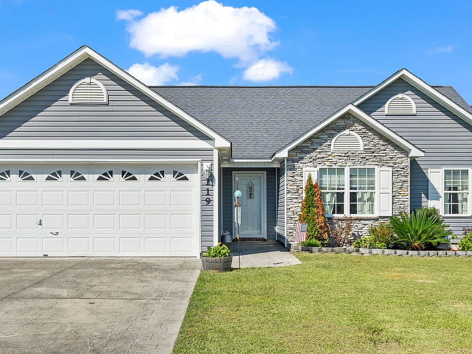 1st image of 119 Silver Queen Ln