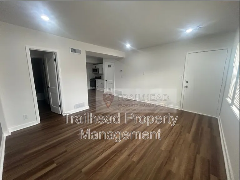 316 E Gregory Blvd #1W — Photo 2