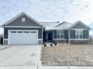 1548 Dovetail Dr, Hartford, WI