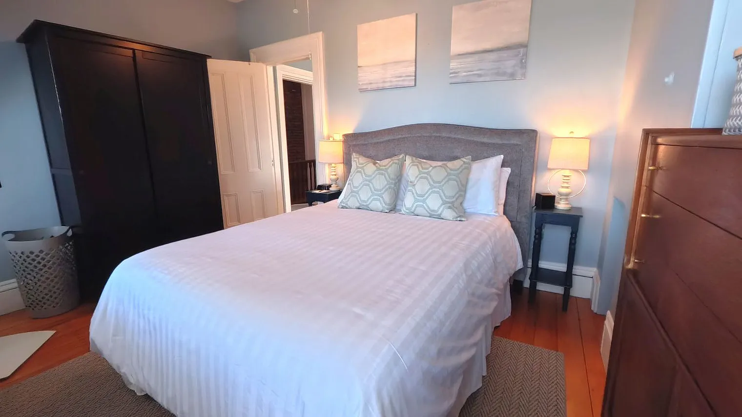 2 bed, 1.0 bath, 850 sqft, $4,712 — Photo 4