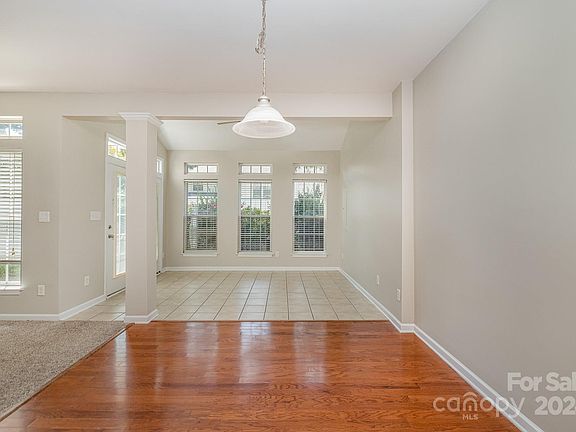 3rd image of 171 N Arcadian Way