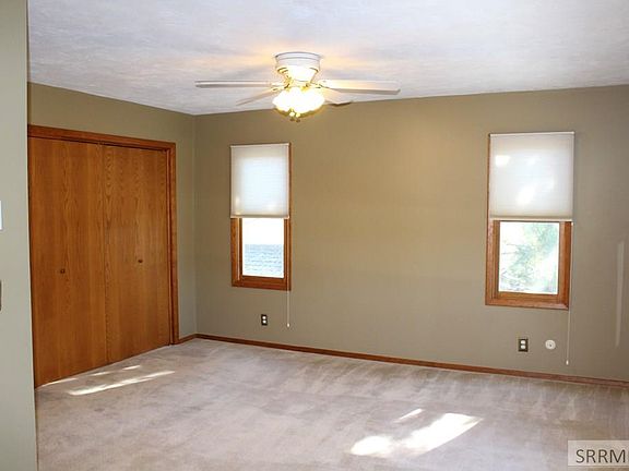 5th image of 3122 Old Castle Ln