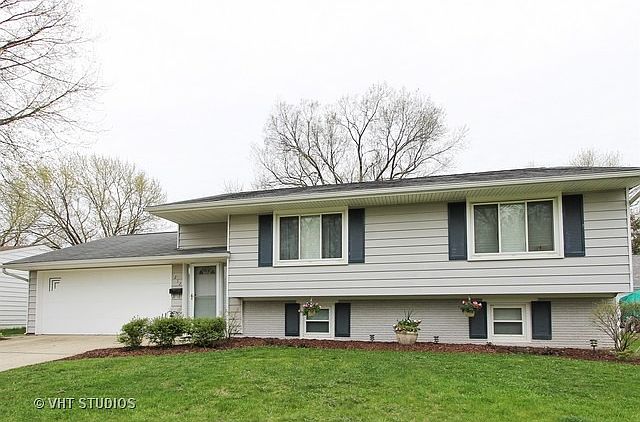 1st image of 212 W Kennedy Dr
