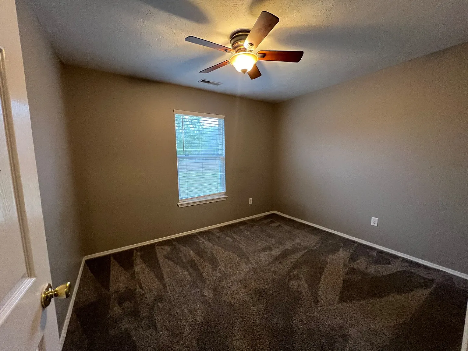 3 bed, 2.0 bath, $1,675 — Photo 3