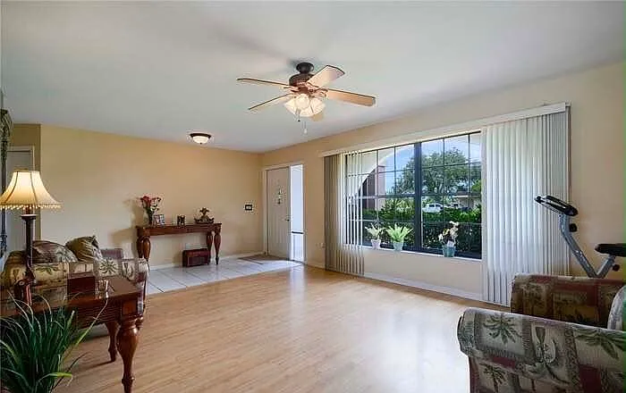 17139 Knight Dr — Photo 2
