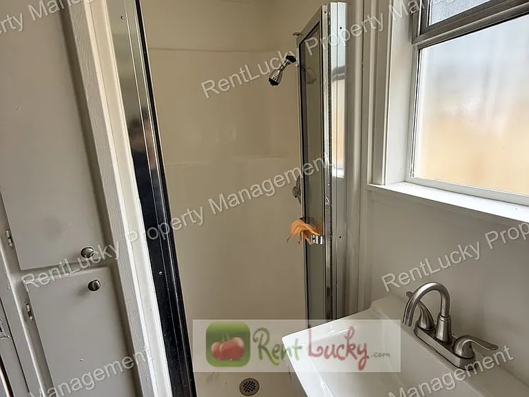 12835 NE 104th St #B — Photo 16