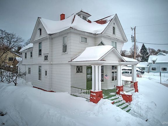 2nd image of 708 Calumet St