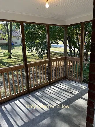 2 bed, 950 sqft, $1,750 — Photo 2