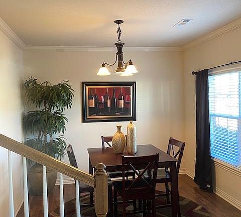 5th image of 601 SW 5th St APT 1