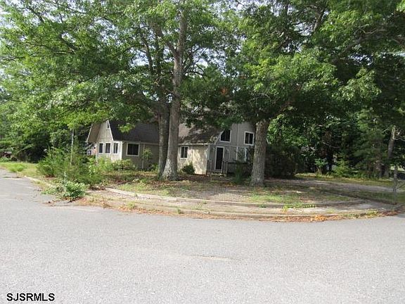 5th image of 14 Pine Tree Dr