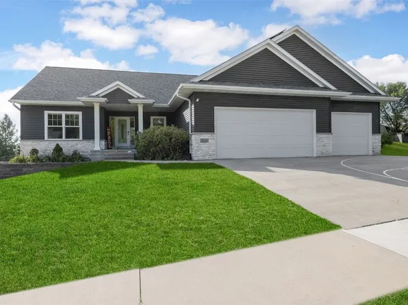 1712 Gardner Dr NW, Cedar Rapids, IA 52405