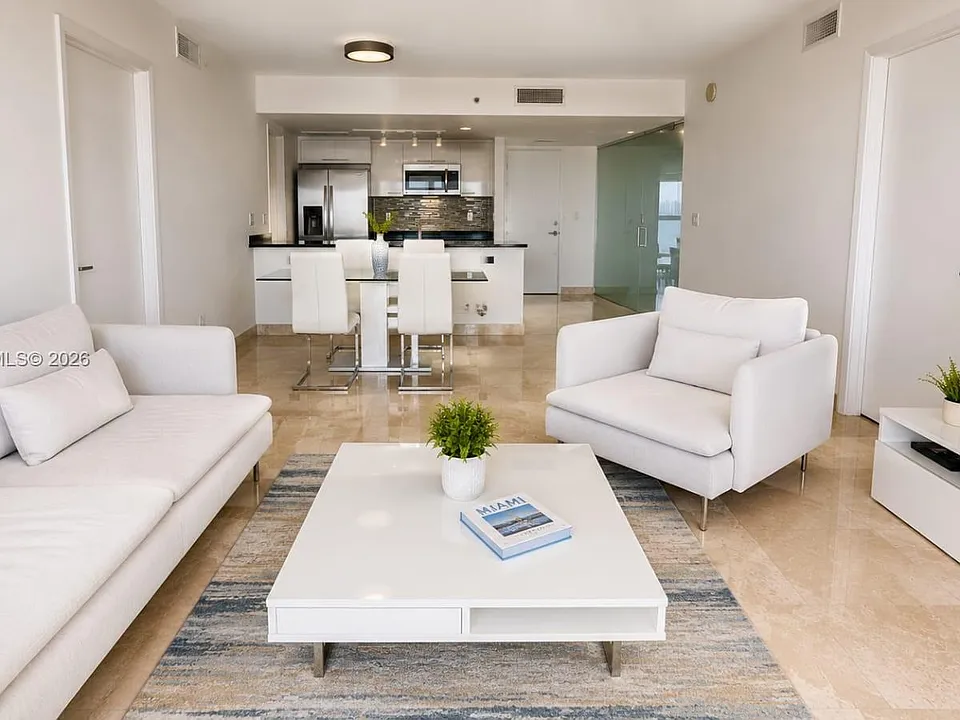 50 Biscayne Blvd #4106