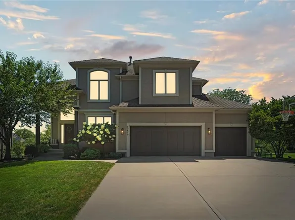 10819 W 143rd Ter, Overland Park, KS 66221