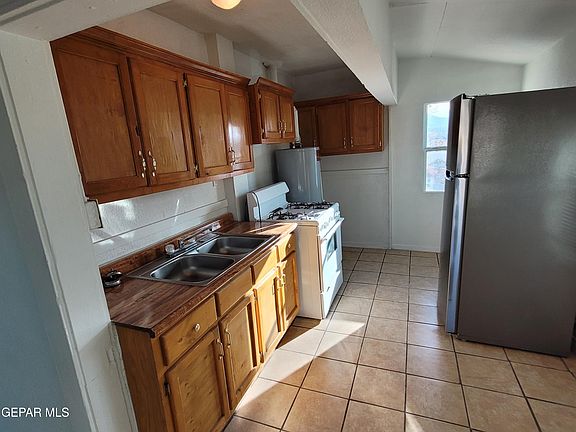3rd image of 806 Mundy Dr APT 4
