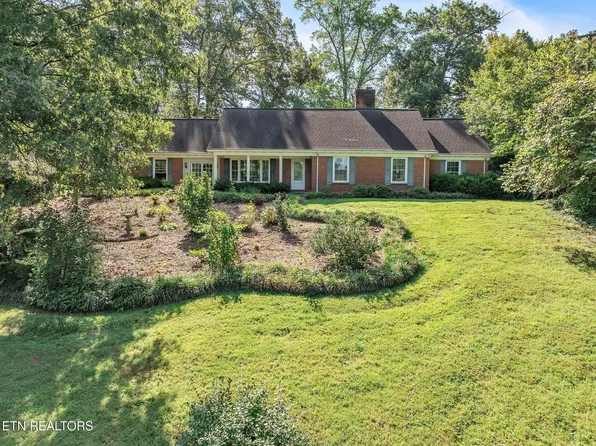 622 S Charles G Seivers Blvd, Clinton, TN 37716