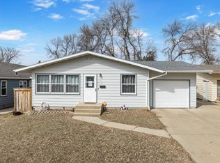 221 21st St NW, Minot, ND 58703