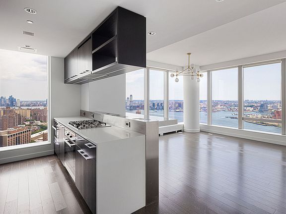 2nd image of 252 South St Unit 41G