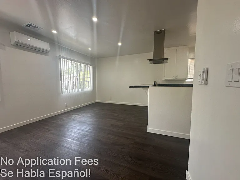 1415 Seward St — Photo 3