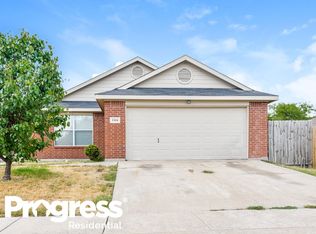 1104 Vicksburg Dr, Ennis, TX 75119
