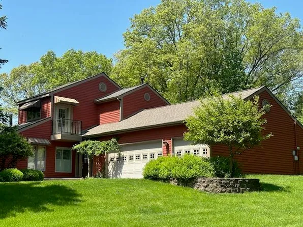 7061 Snow Ave SE, Alto, MI 49302