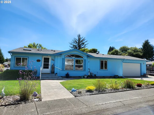 227 Lakeland Dr, Lakeside, OR 97449