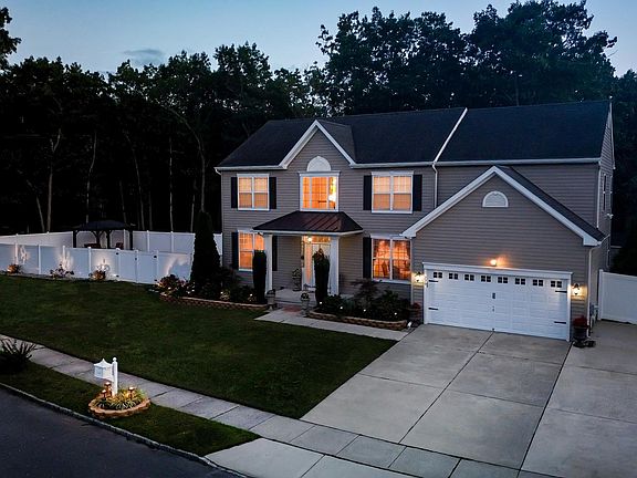 2nd image of 279 Churchill Dr