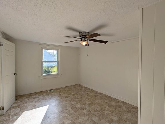 3rd image of 217 Railroad St