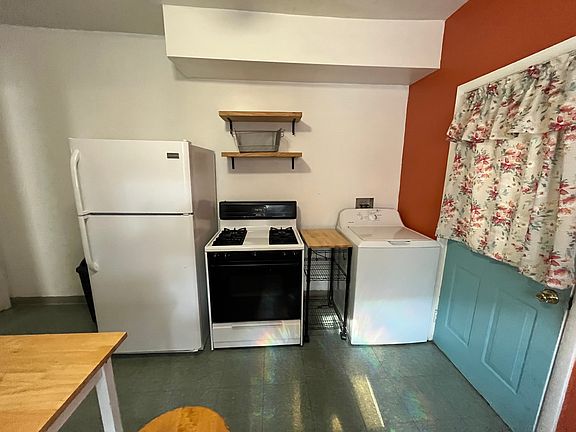 4th image of 8 Ogden St #1