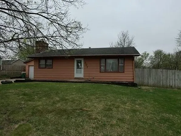 207 W 4th Ave, Indianola, IA 50125