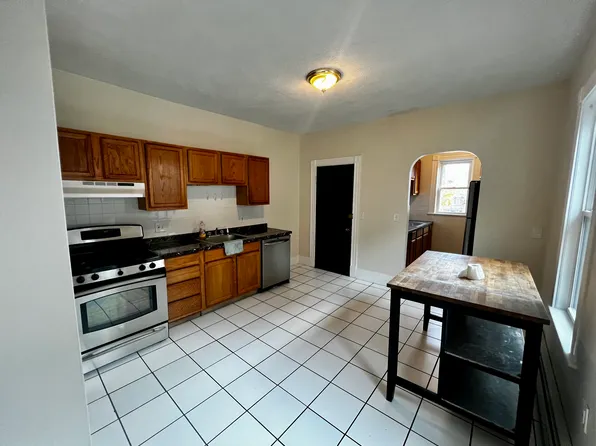 19 Banks St, Somerville, MA