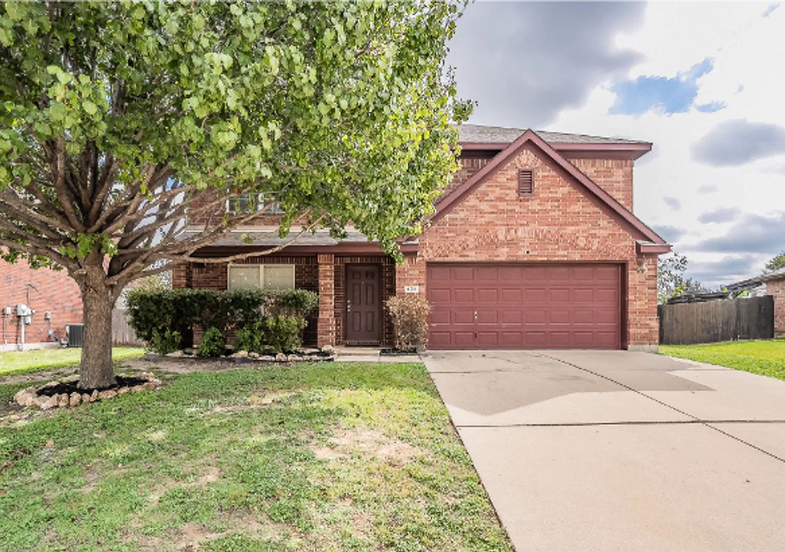 605 Creek Point Drive, Saginaw, TX 76179 — Photo 1