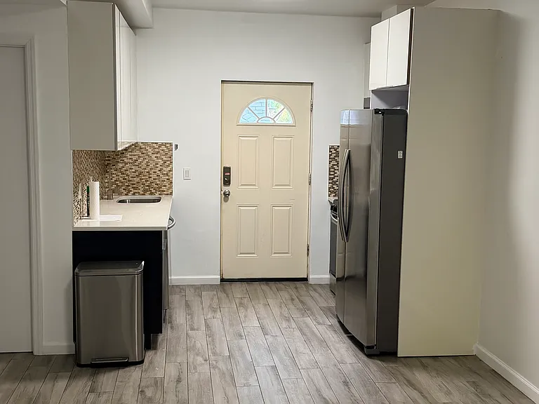 407 Ocean View Ave #1 — Photo 3