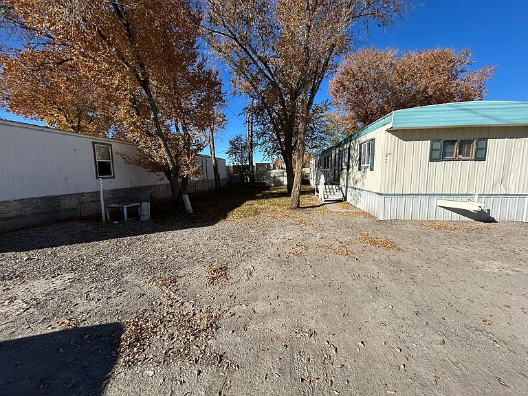 300 Linda Lee St — Photo 4