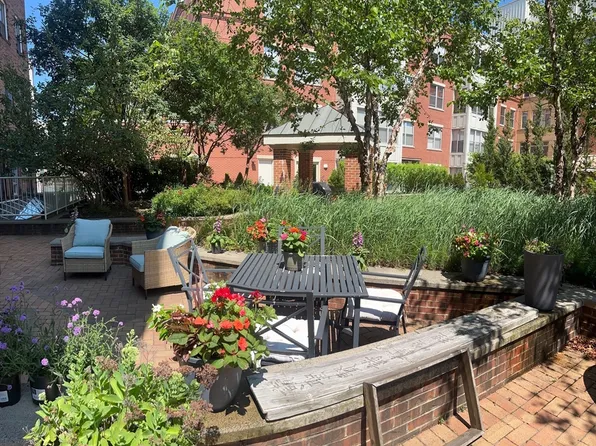 1166 Washington St APT 201, Boston, MA 02118