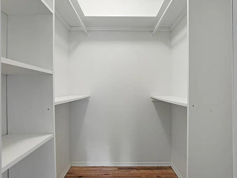 Nieuw Amsterdam Village — Photo 11