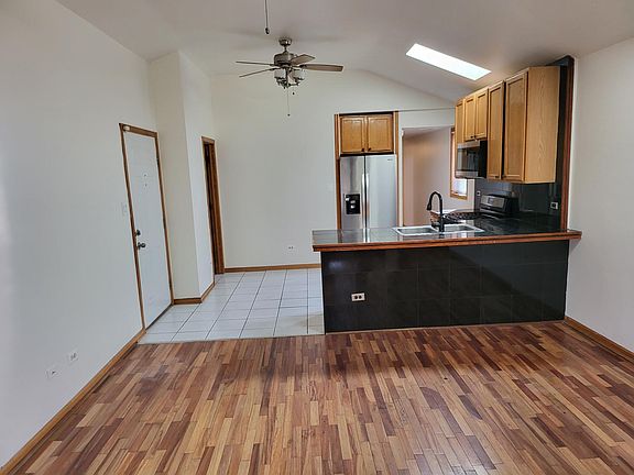 5th image of 2439 W Polk St #3