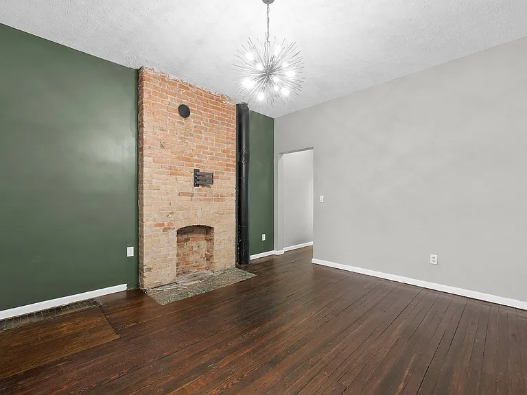 1635 Oak St #1635 — Photo 33