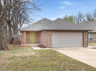 219 E Forster Ln, Mustang, OK 73064