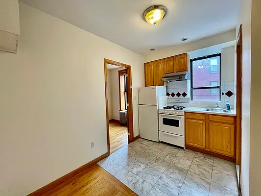 Rented by J PRESTON AND ASSOCIATES INC | media 10