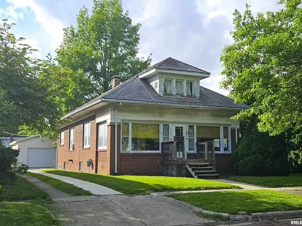 717 N McLean St, Lincoln, IL 62656