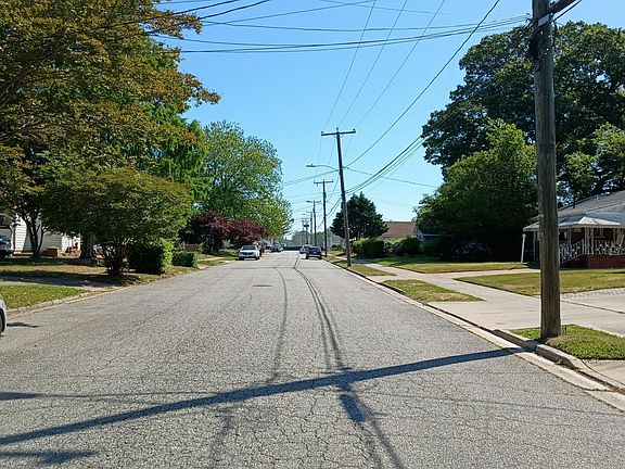 4th image of 815 32nd St