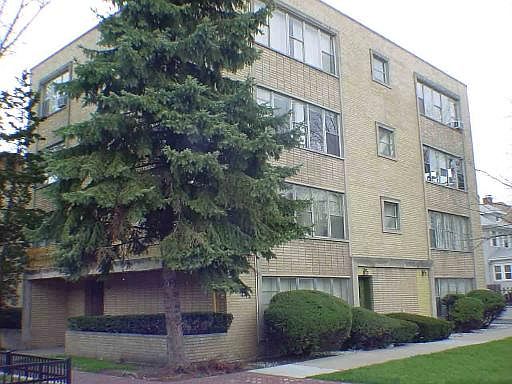 1st image of 300 W Chicago Ave #3S