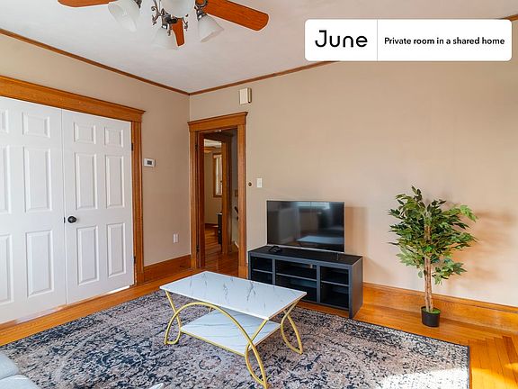 4th image of 21 Bradbury Ave #D